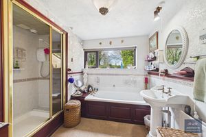 Photo 28- click for photo gallery